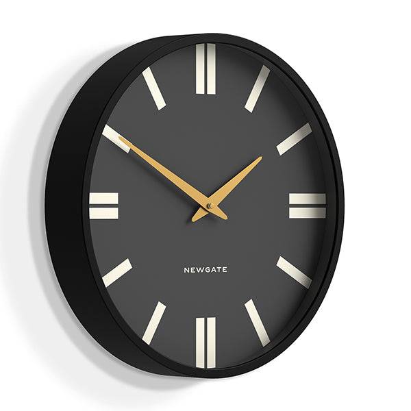 universal wall clock newgate